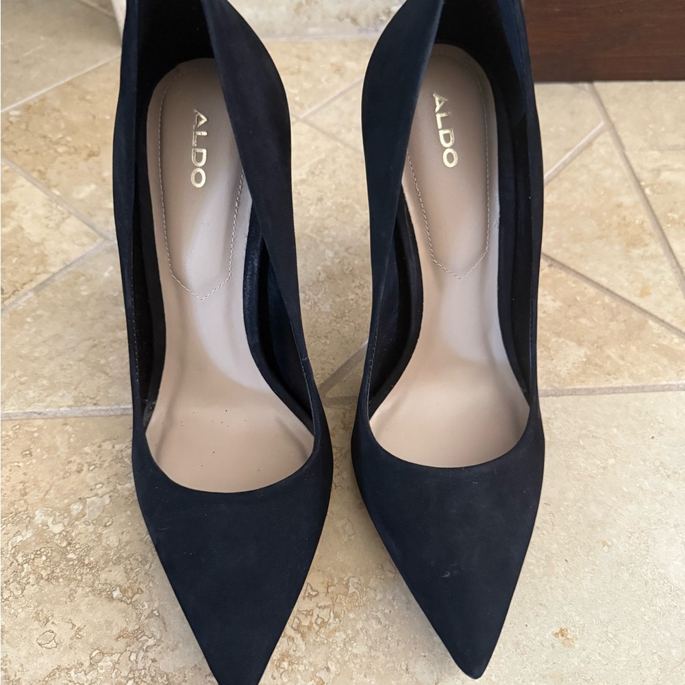 NEW Aldo Black Suede Pointed Heels